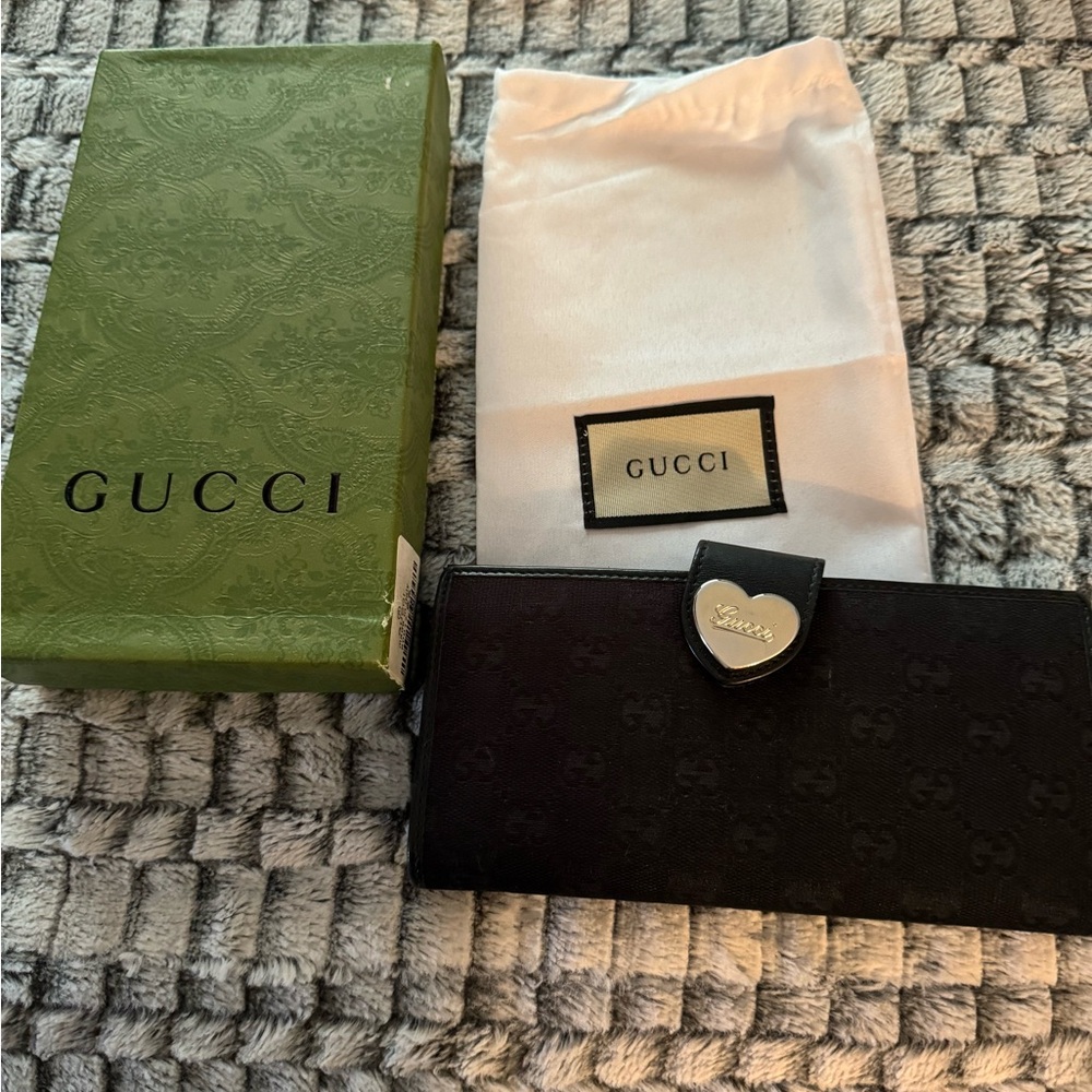 Authentic Gucci wallet